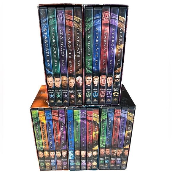 Stargate DVD box set seasons 4,5,6,7,8 - Picture 1 of 12